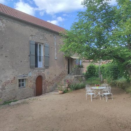 Villa gite le vieux perrin à Andelaroche Extérieur photo