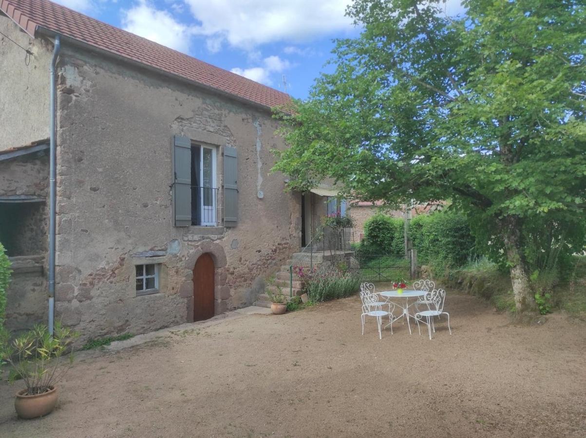 Villa gite le vieux perrin à Andelaroche Extérieur photo