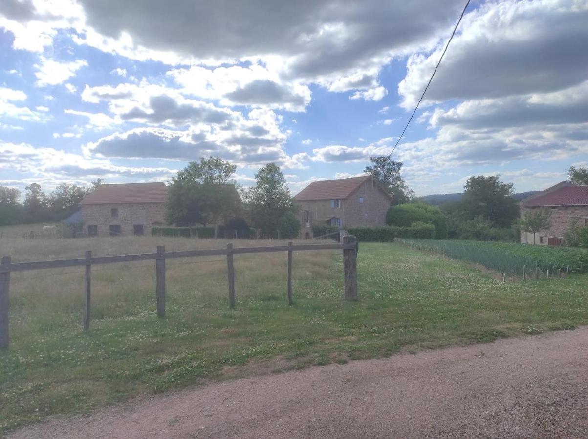 Villa gite le vieux perrin à Andelaroche Extérieur photo